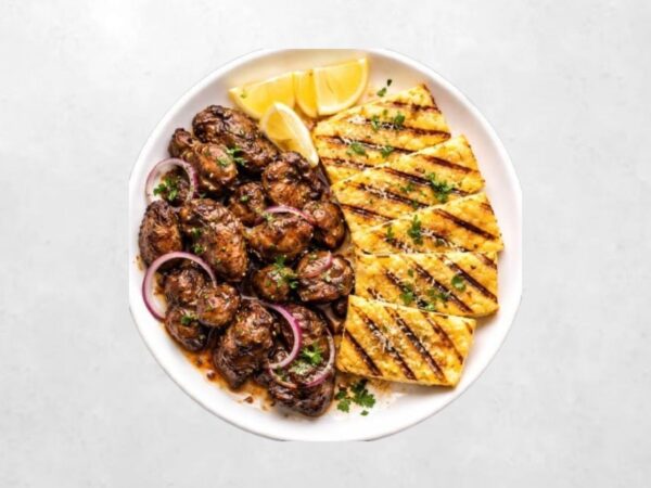 Jetrica na žaru sa grill palentom, salata
