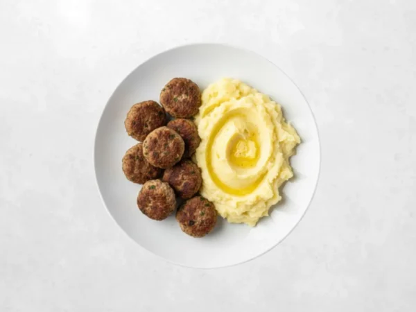 Ćufte sa pireom, salata